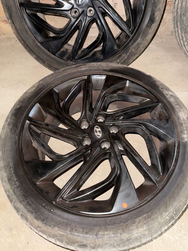 Llantas Hyundai Tucson 245/45R19 98W