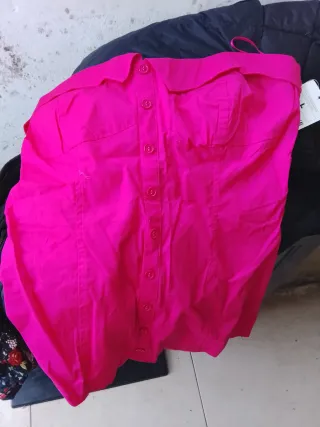 Corpiño rosa con cremallera detrás