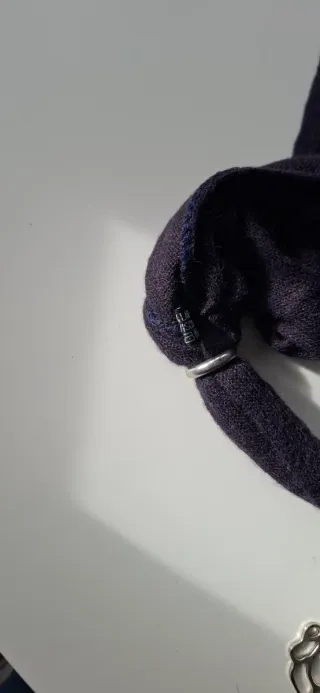 Pañuelo cuello mujer morado con adornos