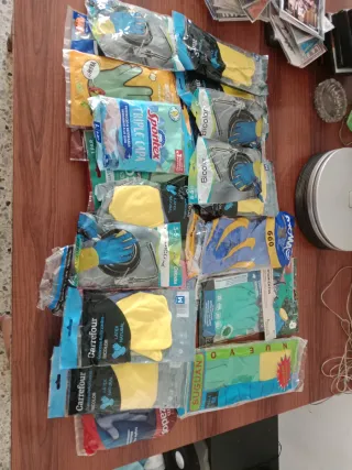30 Guantes de Goma (Carrefour, Spontex)