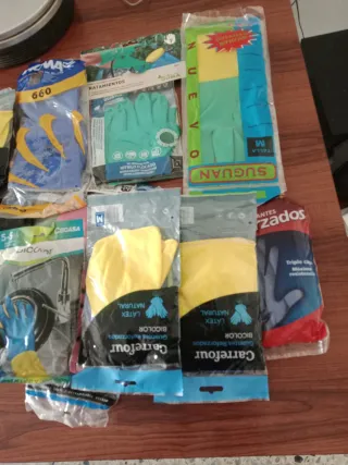 30 Guantes de Goma (Carrefour, Spontex)