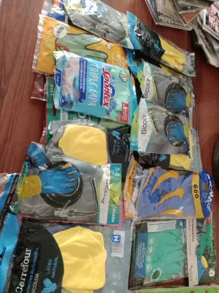 30 Guantes de Goma (Carrefour, Spontex)