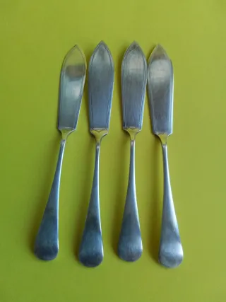 4 antichi coltelli da pesce argentati