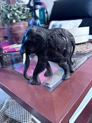Elefante decorativo de madera