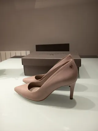 Zapatos de tacón Martinelli beige