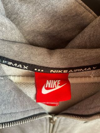 Chaqueta deportiva Nike Air Max gris
