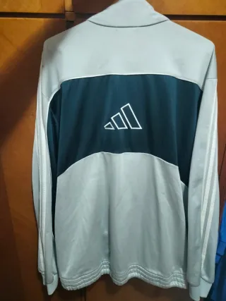 Chaqueta Adidas Beige y Negra