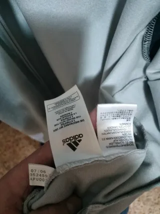 Chaqueta Adidas Beige y Negra