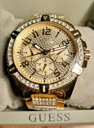 Reloj Guess Frontier nuevo, dorado