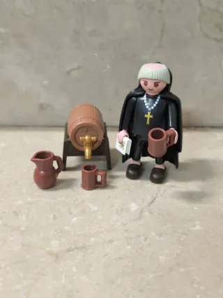 Playmobil Belén. Monje con Barril de vino.