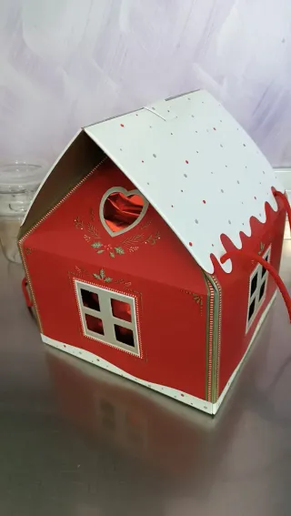 Scatola Regalo Natalizia a Forma di Casa