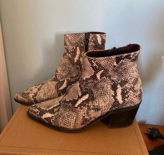 Botines Campero Piel Serpiente Beige/Gris