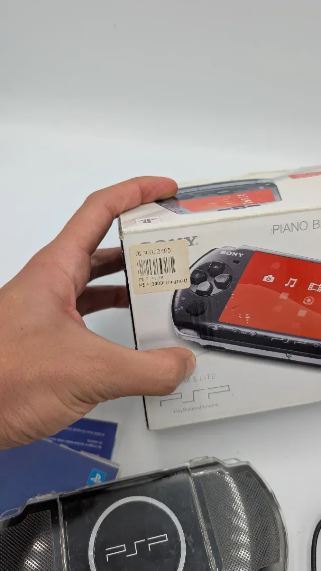 Sony PSP 3000 Negra con Caja y Cargador
