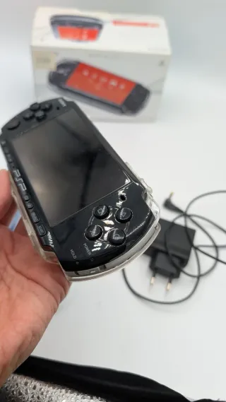 Sony PSP 3000 Negra con Caja y Cargador