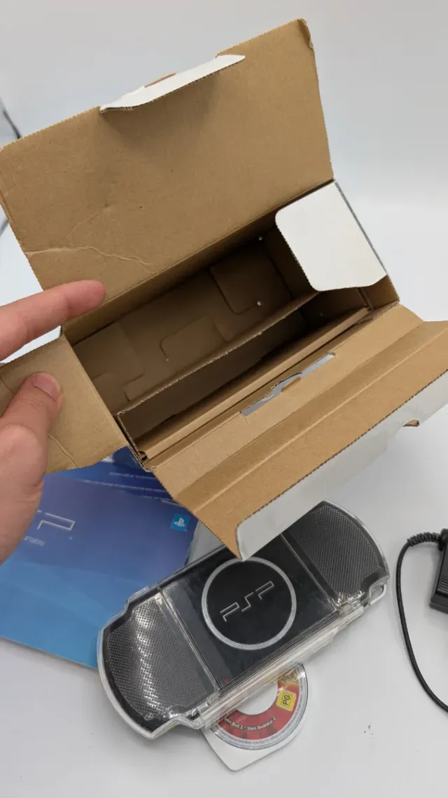 Sony PSP 3000 Negra con Caja y Cargador