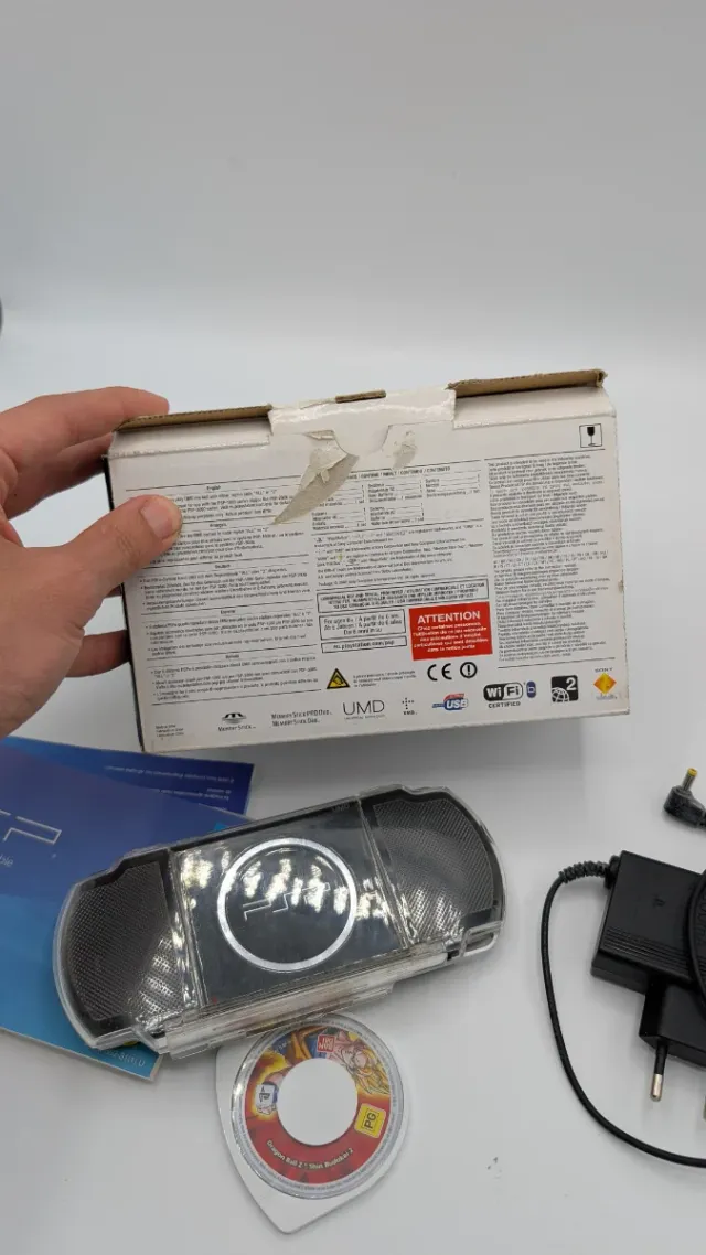 Sony PSP 3000 Negra con Caja y Cargador