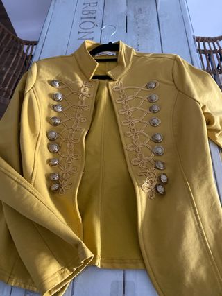 Blazer amarillo militar talla M perfecto estado