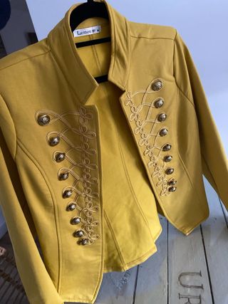 Blazer amarillo militar talla M perfecto estado