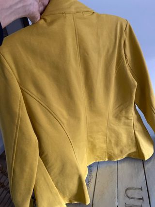 Blazer amarillo militar talla M perfecto estado