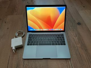MacBook Pro Retina 13"A1708 2017 13"i5 8GB 256GB.