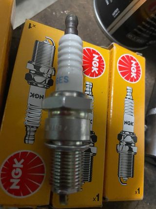 Bujía NGK BPR6ES 4 bujías