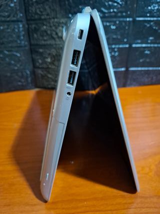 HP TouchScreen 15.6" 12GB RAM SSD Windows 11 LP16