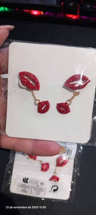 Pendientes Labios Rojos y Dorados