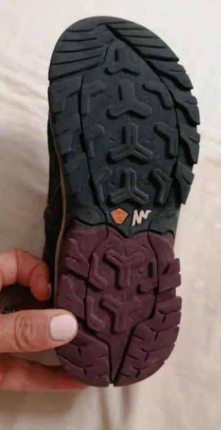 Zapatillas montaña Quechua waterproof