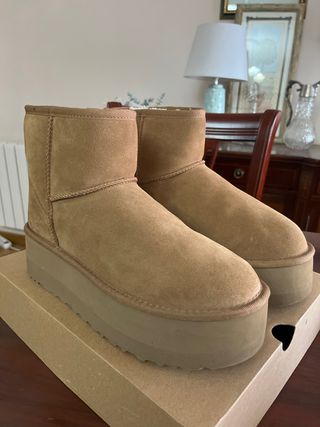 Stivali UGG Taglia [Taglia] Usati