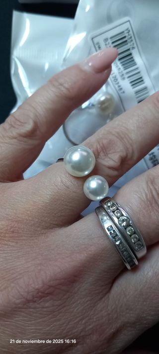 Anillo ajustable con perlas
