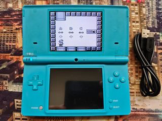 Nintendo DSi con juegos