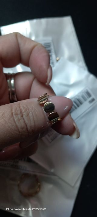 Anillo dorado con círculos bisuteria