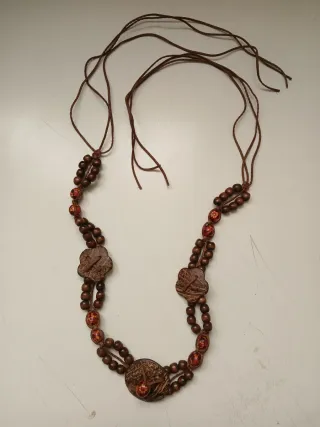 Collana etnica in legno e semi