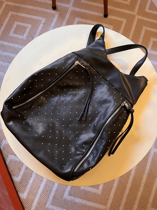 Mochila Mikado Antirrobo Plateada Negra