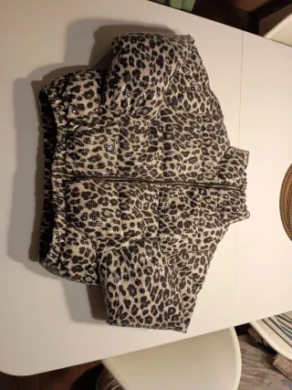 Cazadora estampado leopardo con lentejuelas