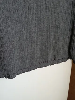 Blusa gris de manga larga