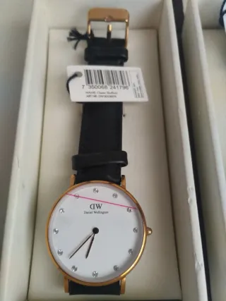 Reloj Daniel Wellington Negro y Dorado