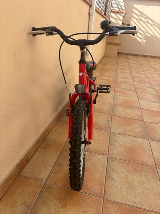 Bicicleta Conor 18” Roja