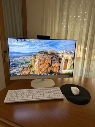 HP All-in-One 27-cr0040ns – 27” | Ryzen 5 | 8GB | 512GB SSD | Windows 11 — Come nuovo