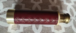 Catalejo portátil con funda de cuero