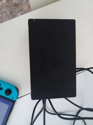Nintendo Switch + Mando Mario + FIFA 22