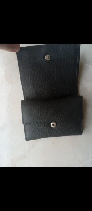 Cartera negra nueva a estrenar