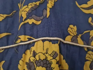 Vestido azul y amarillo con flores