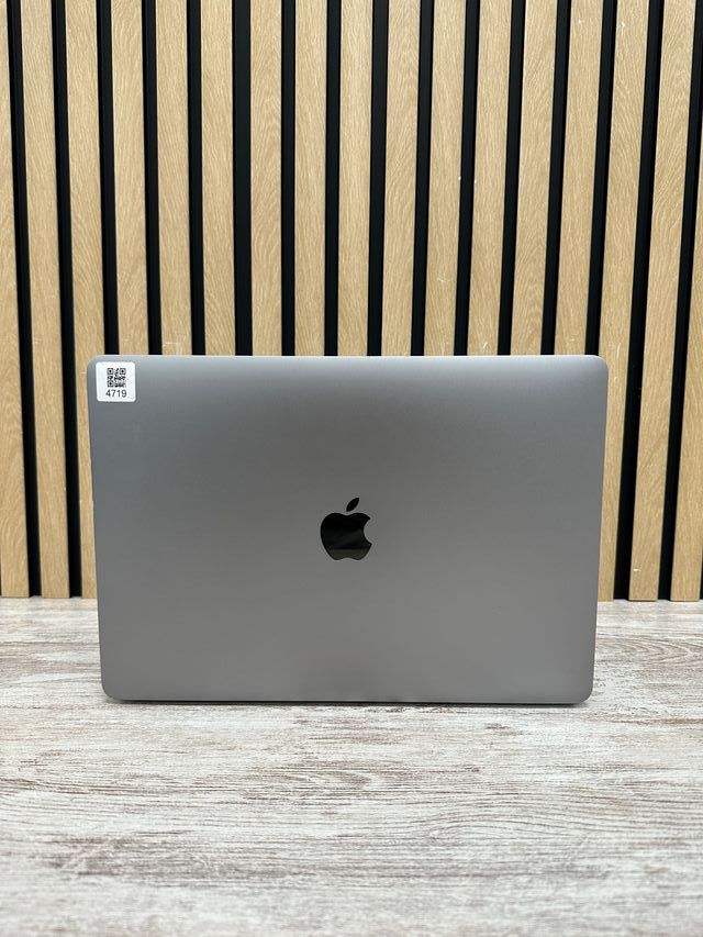 MacBook Pro 13" 2017 i5 8gb 128gb SSD