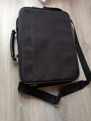 Maletín negro para portátil