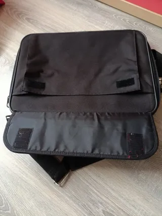 Maletín negro para portátil