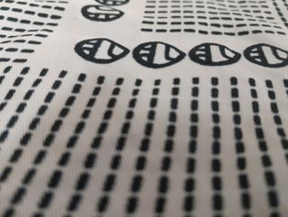 Pañuelo clásico blanco y negro