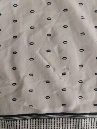 Pañuelo clásico blanco y negro