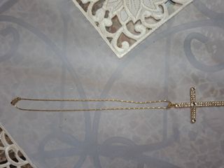 Collana con croce strass dorata