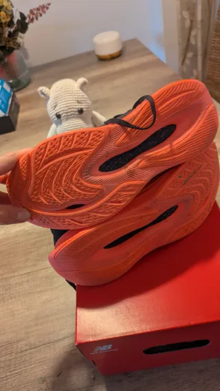 New Balance Propel V4 Negro Naranja